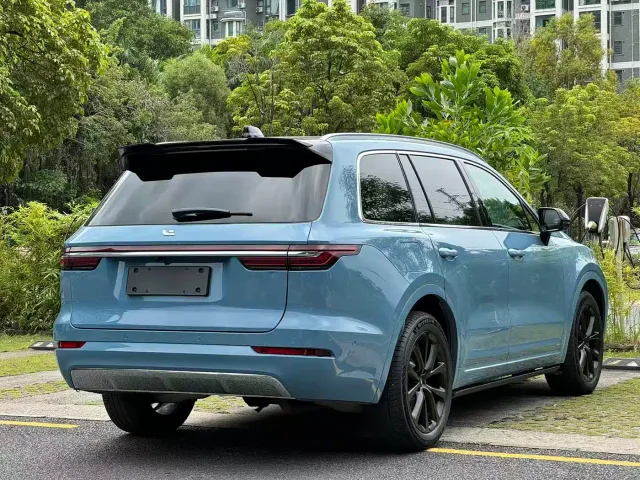 Li Auto ONE — Фото автомобиля 15