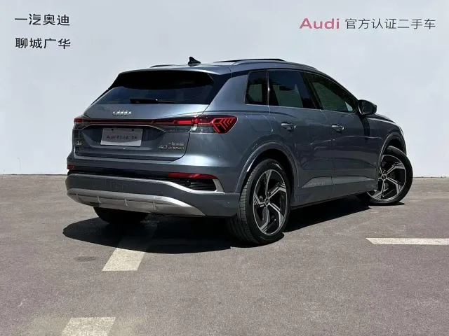 Audi Q4 e-tron — Фото автомобиля 4