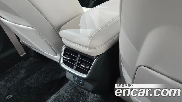 Hyundai Grandeur GN7 — Фото автомобиля 30
