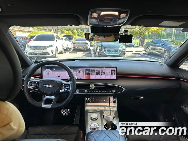 Genesis GV70 — Фото автомобиля 8