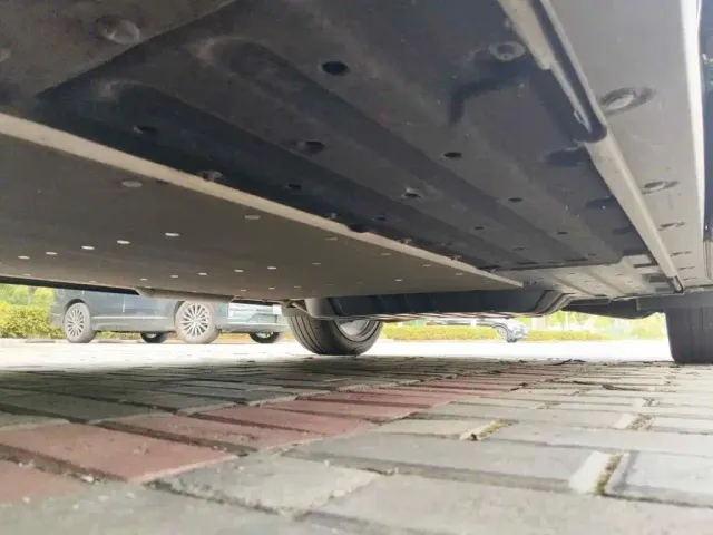 Li Auto L9 — Фото автомобиля 7