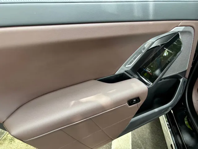 BMW 7 Series — Фото автомобиля 12