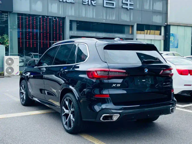 BMW X5 — Фото автомобиля 3