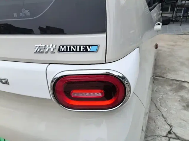 Wuling Hongguang Mini EV — Фото автомобиля 7