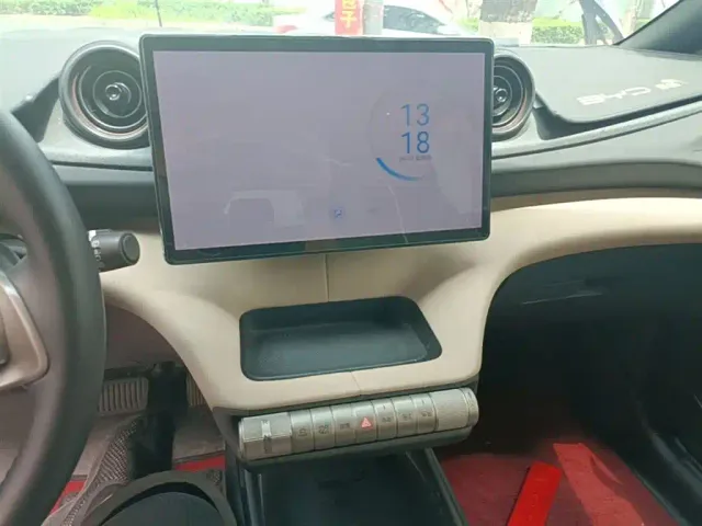 BYD Dolphin — Фото автомобиля 12