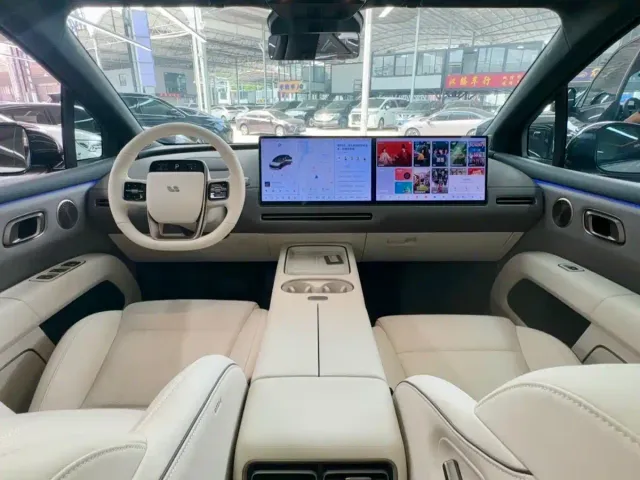 Li Auto i6 — Фото автомобиля 17