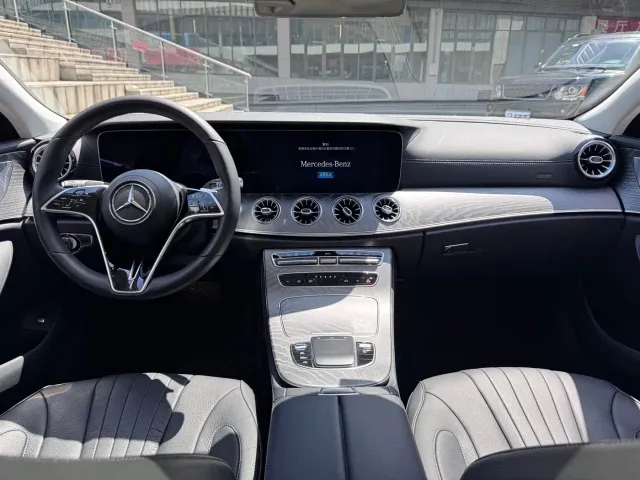Mercedes-Benz CLS-Class — Фото автомобиля 16