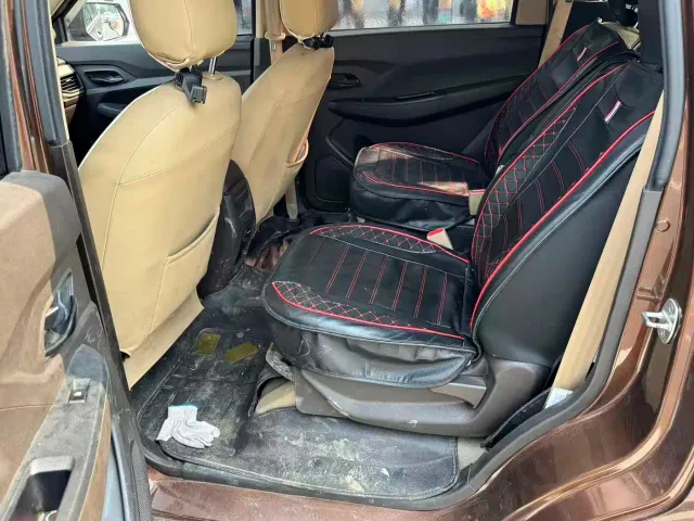 Wuling Hongguang — Фото автомобиля 6