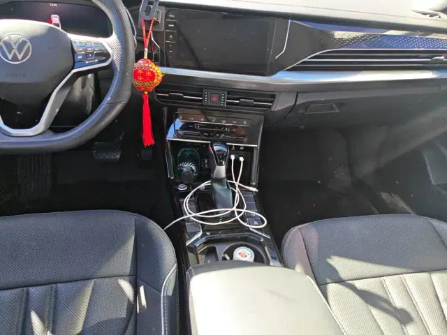 Volkswagen Passat — Фото автомобиля 16