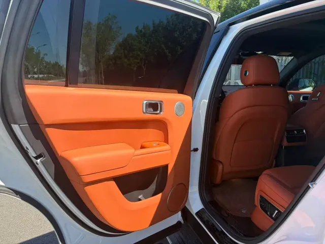 Li Auto L7 — Фото автомобиля 10