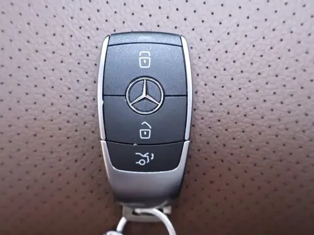 Mercedes-Benz GLE-Class — Фото автомобиля 26