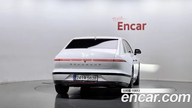 Hyundai Grandeur GN7 — Фото автомобиля 4