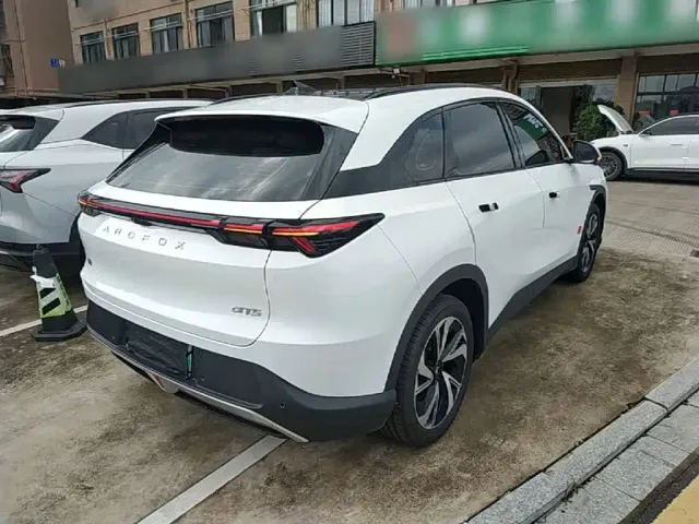 Arcfox Alpha T5 — Фото автомобиля 6
