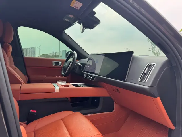 Li Auto L7 — Фото автомобиля 19