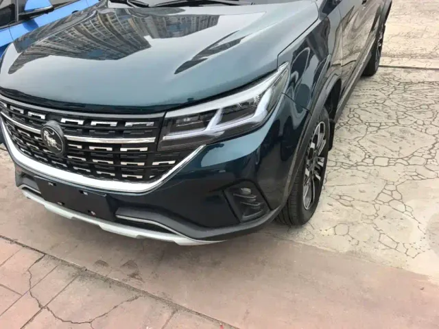 Forthing T5 — Фото автомобиля 23