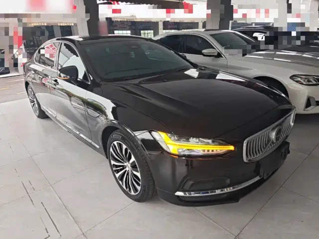 Volvo S90 — Фото автомобиля 3