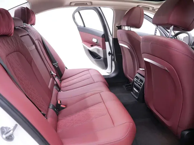 BMW 3 Series — Фото автомобиля 18