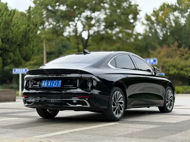 Lincoln Z — Фото автомобиля 5