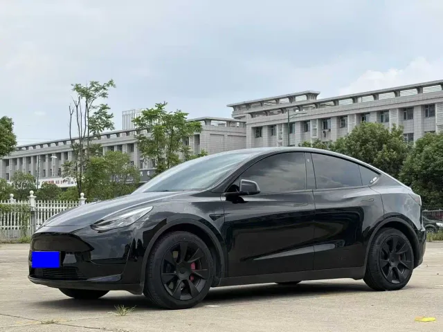 Фотография автомобиля — Tesla Model Y