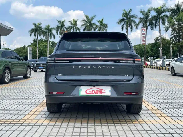 Leapmotor C10 — Фото автомобиля 7