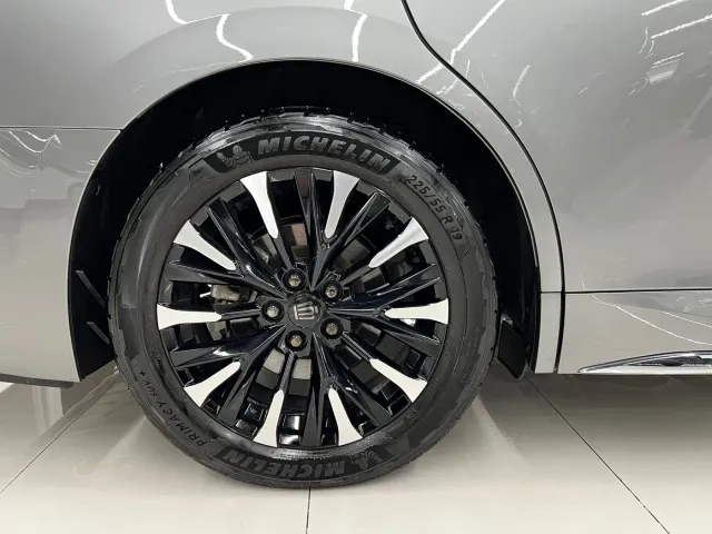 Toyota Vellfire — Фото автомобиля 29