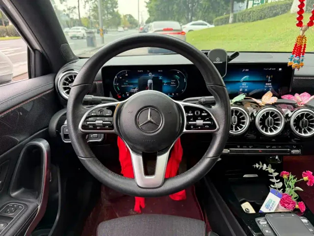 Mercedes-Benz A-Class — Фото автомобиля 14