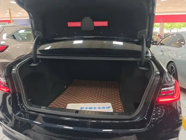 BMW 7 Series — Фото автомобиля 18