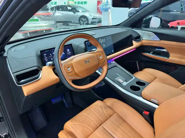 Xpeng G9 — Фото автомобиля 7
