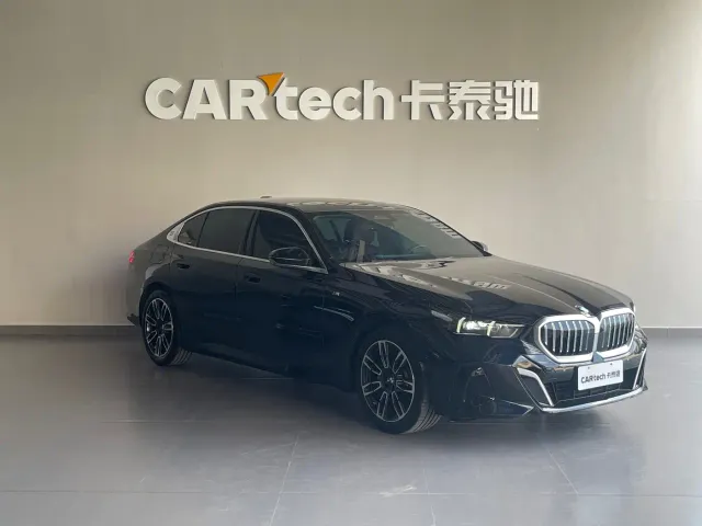 BMW 5 Series — Фото автомобиля 3