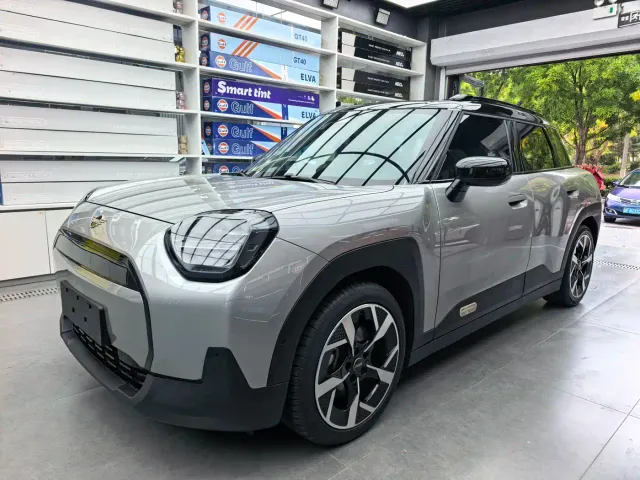 Фотография автомобиля — MINI Electric ACEMAN