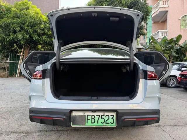 BYD Qin L — Фото автомобиля 11