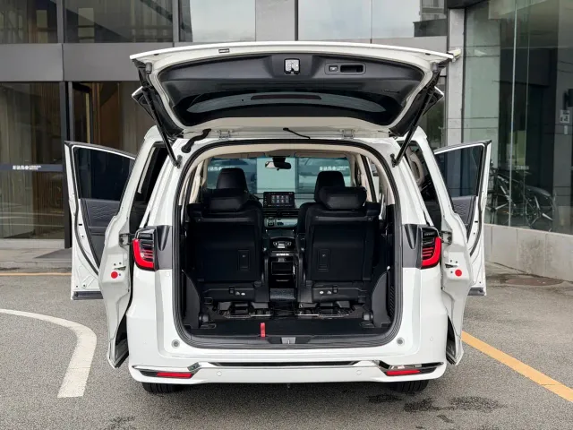 Honda Elysion — Фото автомобиля 21
