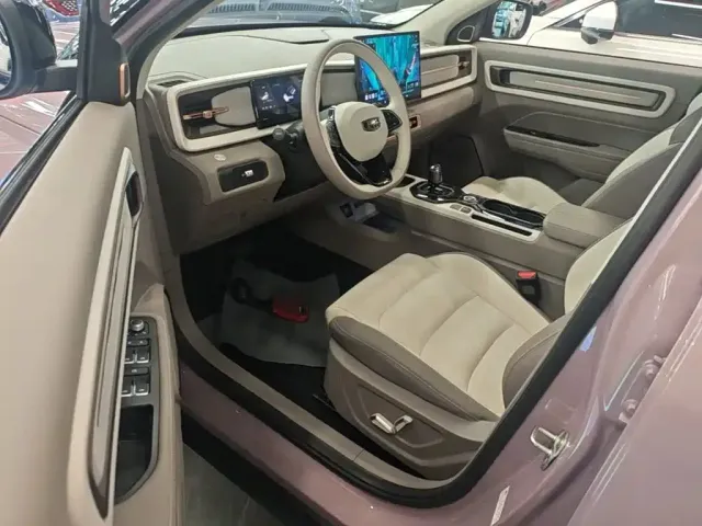 Geely ICON — Фото автомобиля 15