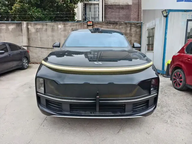 Li Auto L9 — Фото автомобиля 2