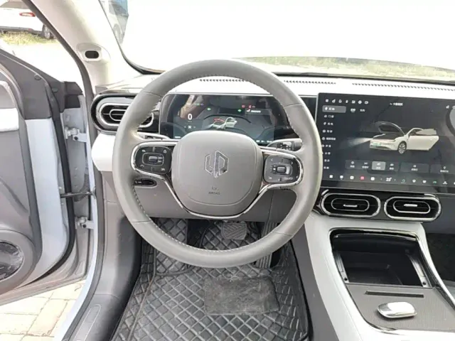 Leapmotor C01 — Фото автомобиля 10