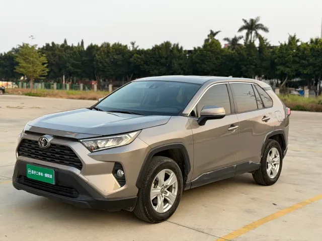 Фотография автомобиля — Toyota RAV4