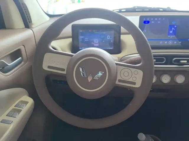 Wuling Hongguang Mini EV — Фото автомобиля 10