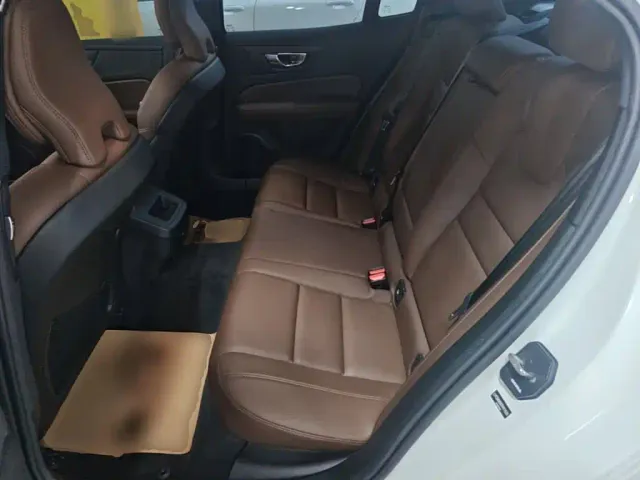 Volvo S60 — Фото автомобиля 16
