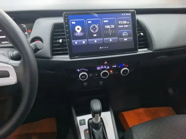 Honda Fit — Фото автомобиля 12