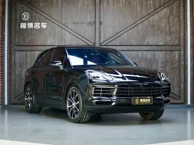 Porsche Cayenne — Фото автомобиля 22