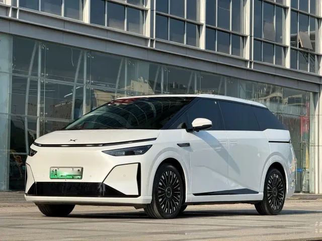 Фотография автомобиля — Xpeng X9