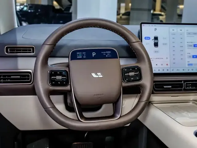 Li Auto MEGA — Фото автомобиля 13