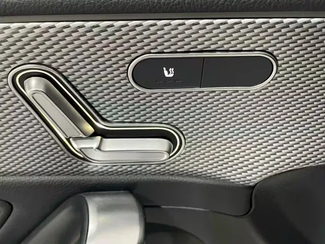 Mercedes-Benz A-Class — Фото автомобиля 11