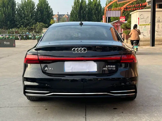 Audi A7L — Фото автомобиля 4