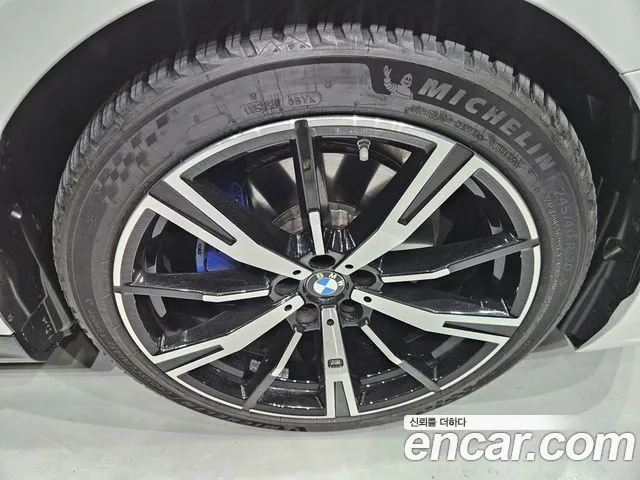 BMW 5 Series — Фото автомобиля 5