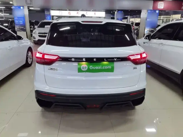 Geely Binyue — Фото автомобиля 5