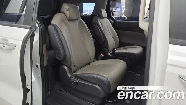 Kia Carnival — Фото автомобиля 17