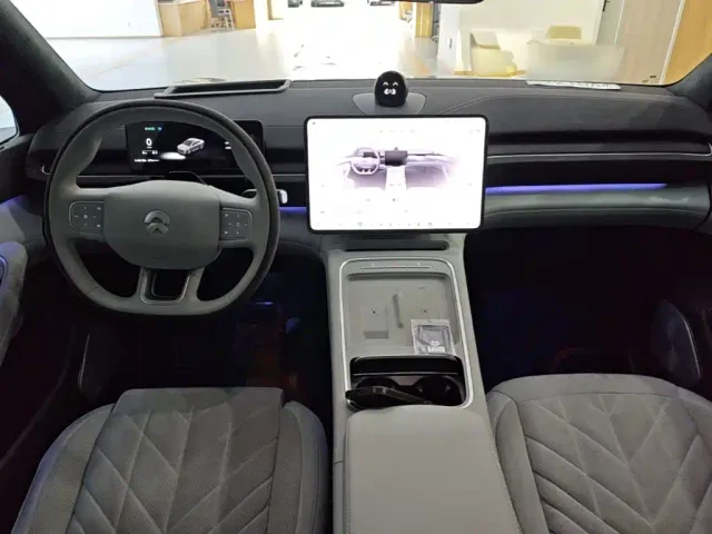 Nio EC6 — Фото автомобиля 9