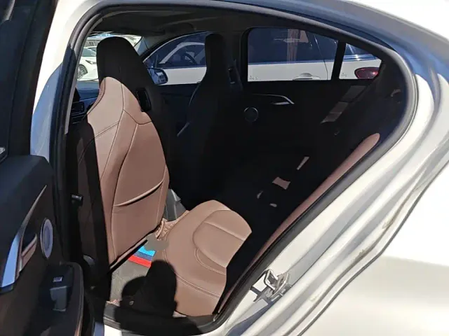 BMW 1 Series — Фото автомобиля 16