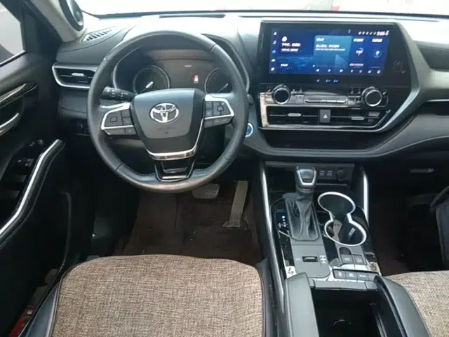 Toyota Highlander — Фото автомобиля 10